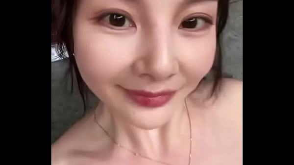 thumb breast