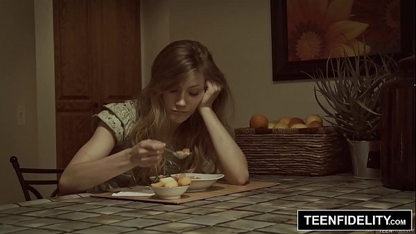 Download Video - TEENFIDELITY Ivy Wolfe Birthday Creampie