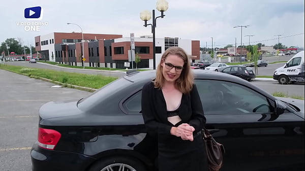 Video Porno One - De la belle lingerie et du sperme sur son car elle adore ça!