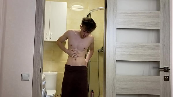 Wet Boy after Shower get Hard & Happy ending /b...