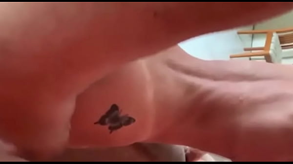 Download Video - Cassiana Costa se divertindo nas aguas e outra loira levando lenha de quatro