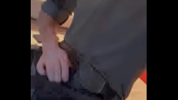 Un Soldat Français Qui Se Masturbe En Webcam