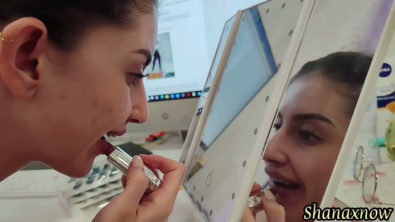 SHOWER PUSSY BODY SHAVING MAKE UP DRESS UP HIGH HEEL OUTDOOR