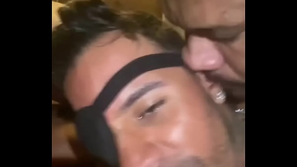 Download Video - Chamei os amigos e fizemos aquela Suruba gostosa