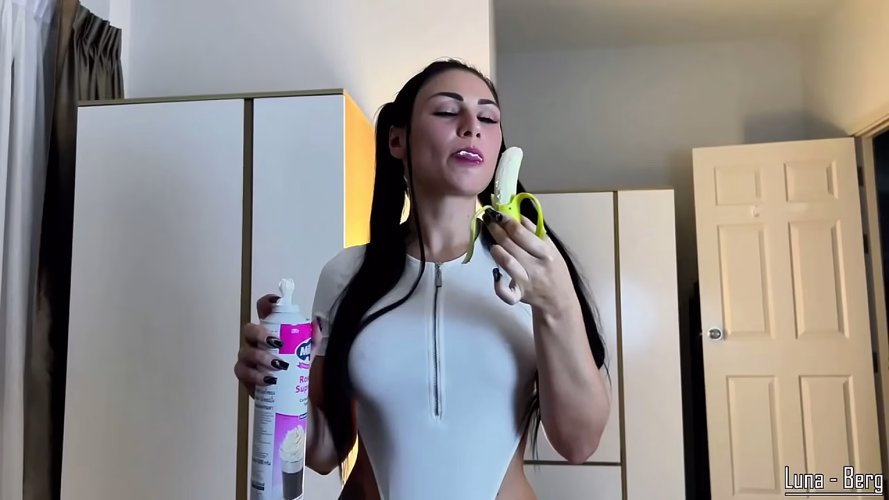 A hungry ROOMMATE came to eat a banana, SUCK DICK and CUM in MOUTH Part 1