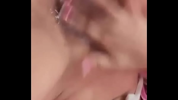 Masturbación termina en squirt