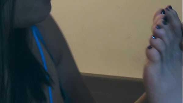 It's Kind Of Cute To Watch Your Feet Obsession