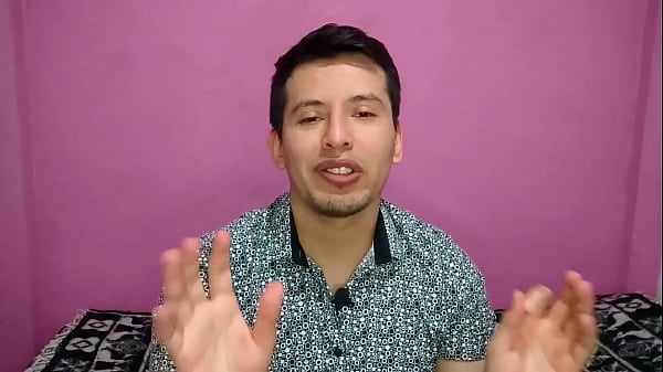 Download Video - Tengo 25a&ntilde;os y le meti mi verga de 23cm a mi vecino casado &excl; Fui su primera vez recibiendo verga