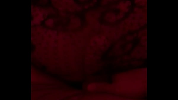 Nina cdzinha sarrando bem vadiazinha no pau do ...