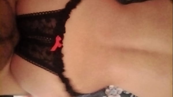 Une Voisine En Chaleur Profite Du Fait Que Son Mari N'est Pas Là Et Je La Baise Délicieusement Dans Le Cul