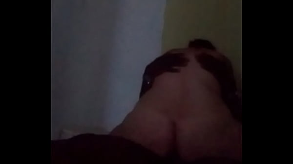 Amatőr nő lovagolja a néger faszt