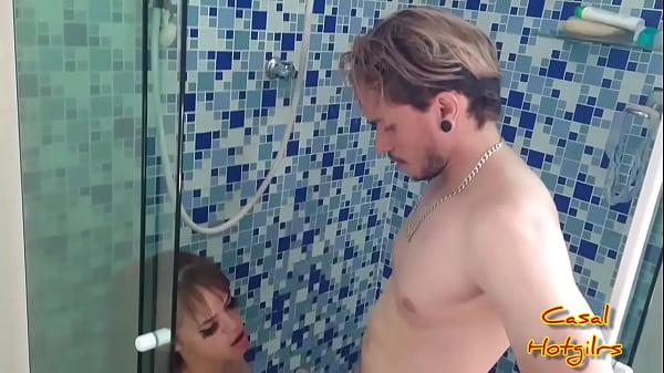 Bubble bath, washing the hotgilrs couple tool Mirella Montana/Alemão Tattoo Artist