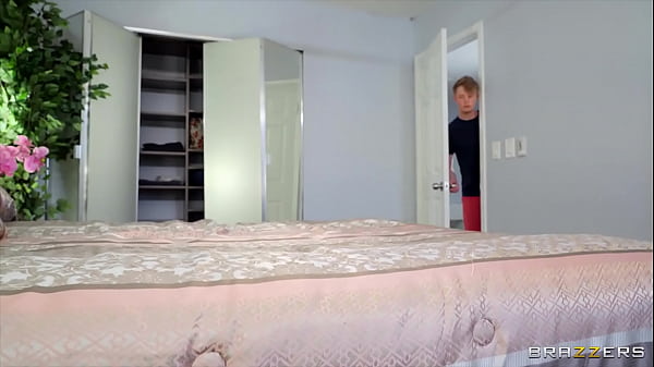 Finding My Stepmom's Toy / Brazzers  / download full from https://zzfull.com/stepm
