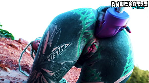 I masturbate outside my anal hole with dildo until I need to pee