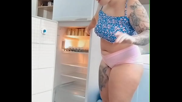 I put on some mini shorts and showed off on the Internet, the only ones who didn't cum were those who didn't want to.