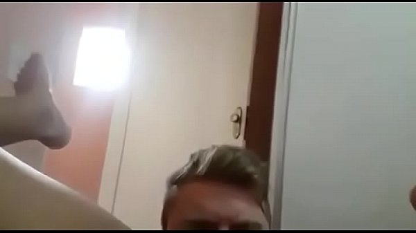 Download Video - Loiro musculoso no Cunete e gozada