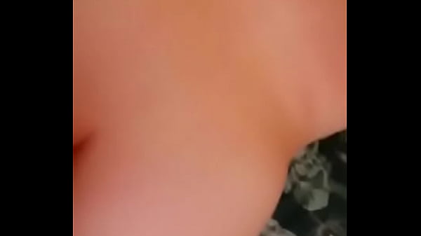 SE LA COME POR EL CULO