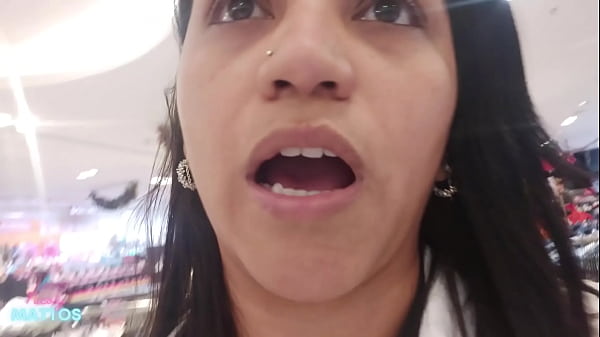 Download Video - Fui comprar roupas e ficar peladinha nos provadores das lojas