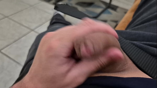 MOSTRANDO MINHA PIROCA NO ESCRITORIO PARTE 2