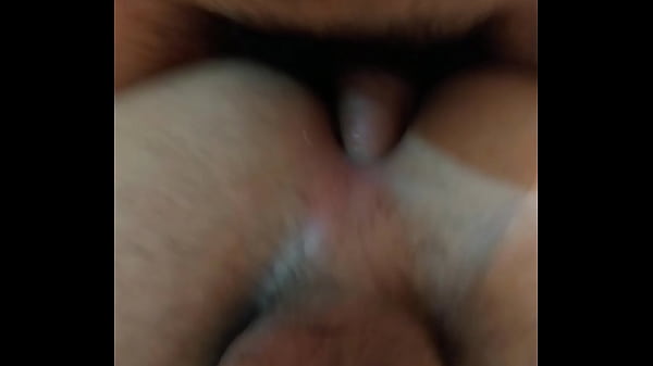 Fodendo o cuzinho e jorrando porra em cima do boy