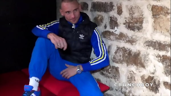 BISEX: Conductor de uber se pone cachondo y Acepta doble oral de mi esposo bisexual cornudo y yo