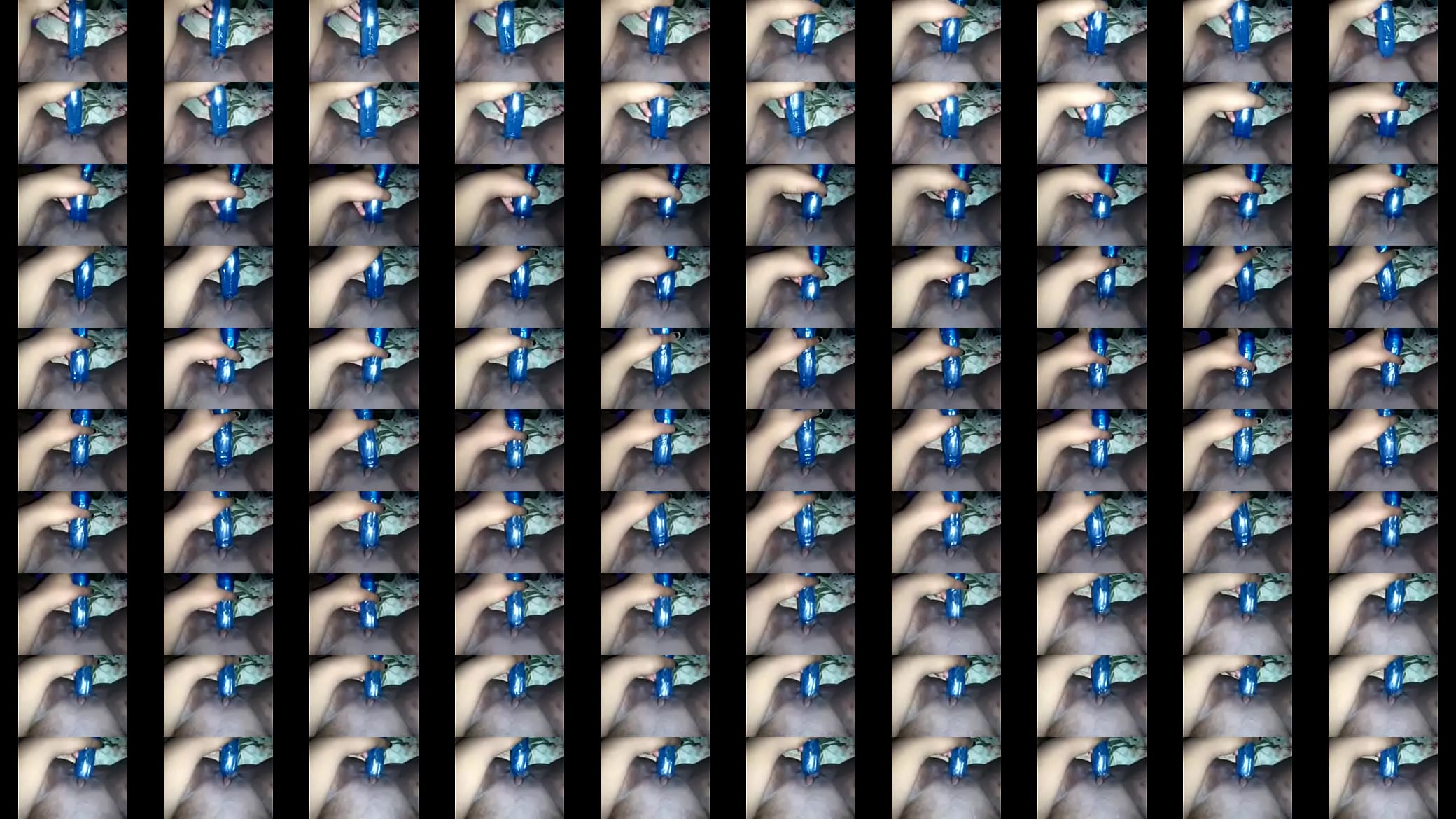 Me playing with myself 预览图