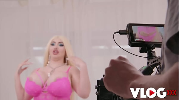 Busty Blonde Bibi Bugatti Shows Her Naughty Side On Cam