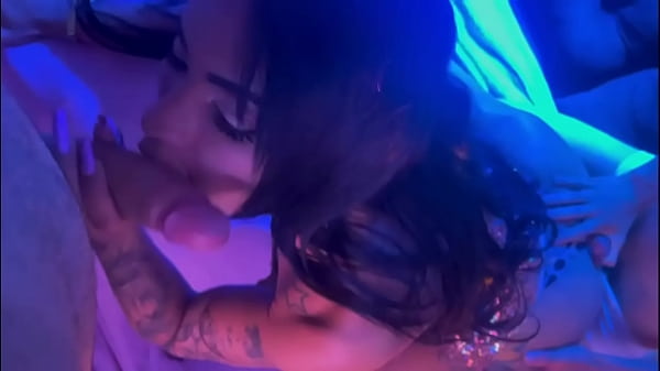 Shemale Vanessa Rafaella and Shemale Letícia Rodrigues - [TRAILLER] I was at the club with my friend and two guys called us to fuck and soon we were fucking inside the club