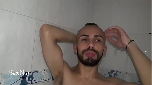 Download Video - Fetiche de ba&ntilde;o