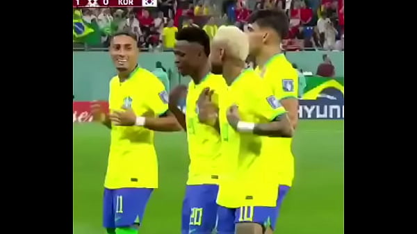 BRAZIL EATING KOREA'S ASS LIVE!!!! NEYMAR AND HIS PEOPLE CELEBRATE