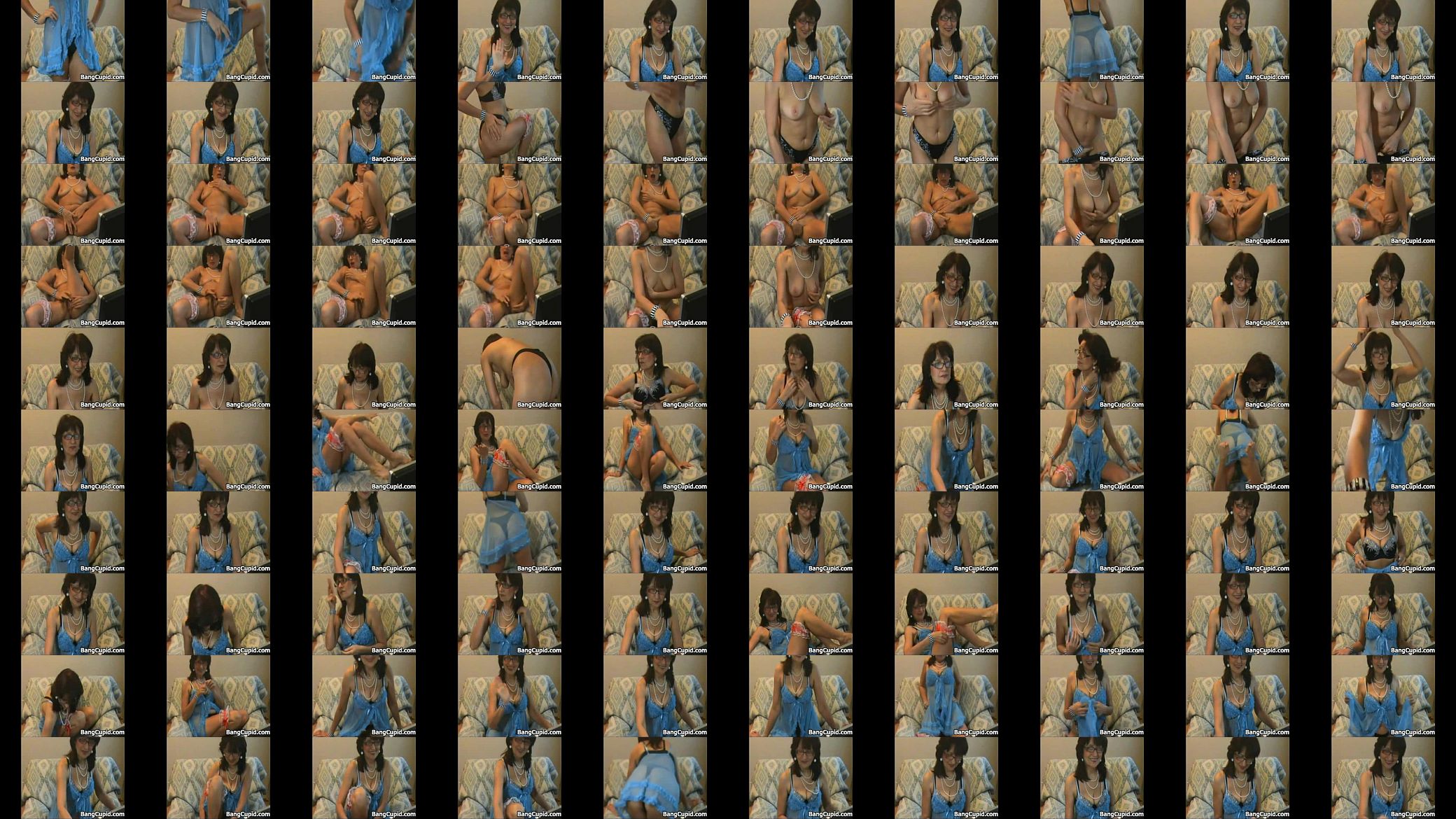 Horny mature stripping and teasing 预览图