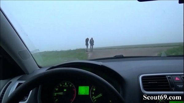 Download Video - Zwei DEUTSCHE Strassen HUREN von FREMDEN ohne Gummi gefickt