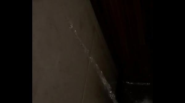Download Video - EnglishGent83 pissing everywhere