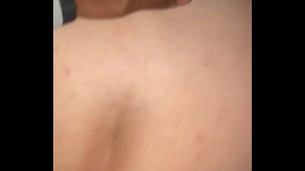 Un Ami Blanc Essaie Une Bite Noire