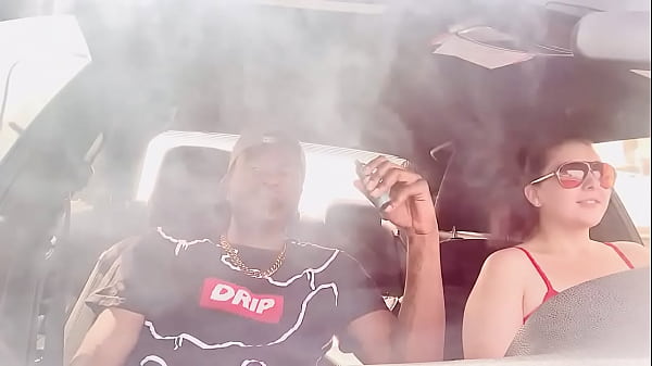 Big booty Vape sesh w babe bigbootilatte & YoungStarBrazy