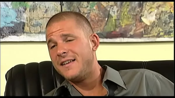 Sexy Kelly Gets Double Penetrated on the Couch