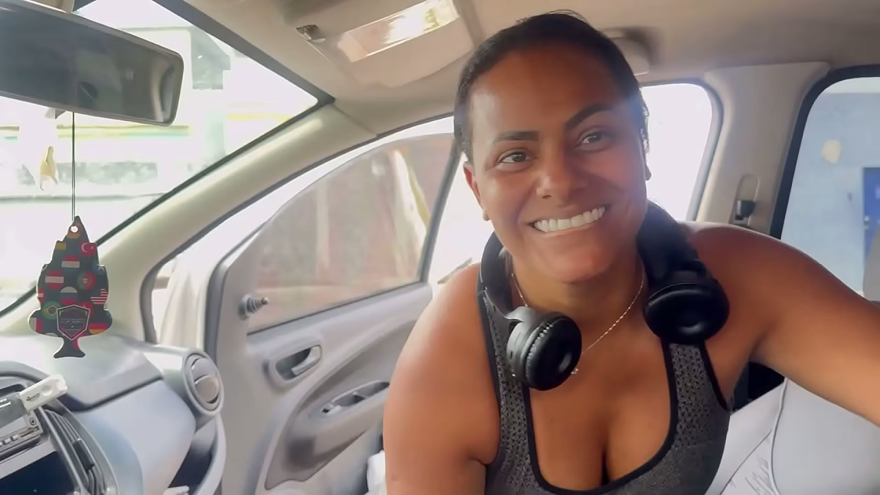 deu o cuzinho para personal no estacionamento depois do treino. disse que queria treinar todas as partes do corpo (COMPLETO NO RED)