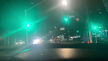 MARIDO SAI COM ESPOSA PELAS RUAS DE S&Atilde;O PAULO A PROCURA DE UM COMEDOR PARA SACIAR SUA LASC&Iacute;VIA