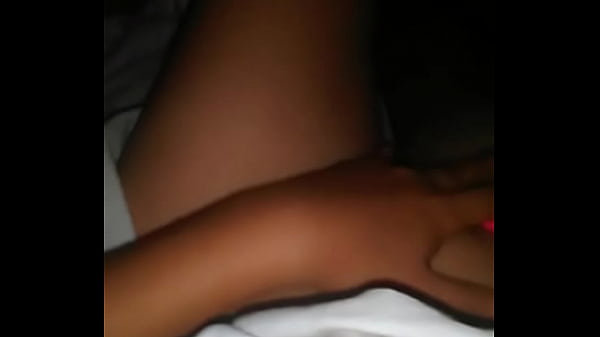 Chica filmando su orgasmo