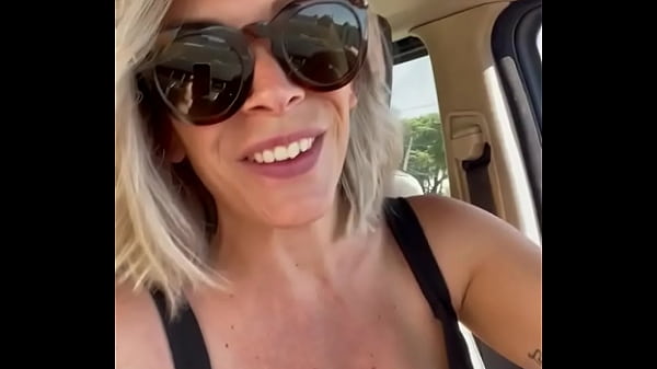 Matte le TEASER de mon week-end de folie avec ma copine. On sort et on ramène ...