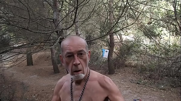 Download Video - exhib et poids aux tetons sur une aire de drague en foret