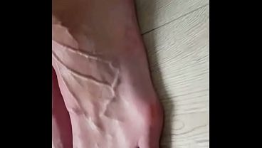 Professional volleyball player huge feet measurement