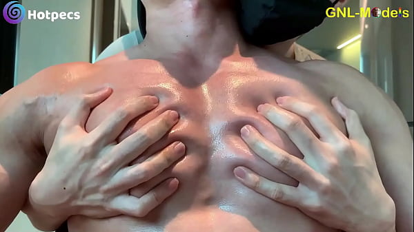 Sentez Ses Gros Muscles Et Adorez-Les Comme Jamais Auparavant !