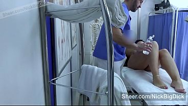 Masaje con final feliz a mujer de tetas muy grandes