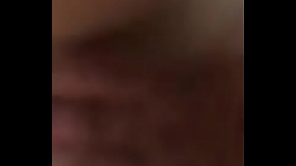 Acariciando a mi vecina rica