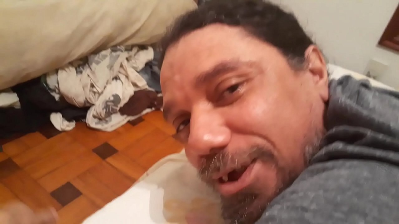 RELLENANDO UNA CONSOLA EN EL CULO DE BLUEZAO
                    anal dildo gay vibrador cu consolo irmas gozar youtuber morte mendigo bluezao podre bluezao youtuber duda hugnen muchos negros
