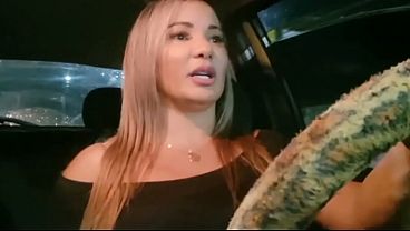 Essa sabe dirigir uma mão no volante outra mo meu pau