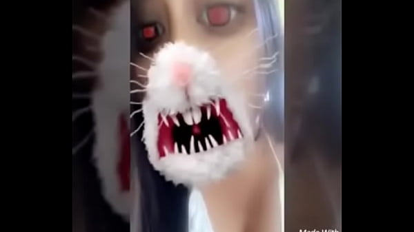 My girlfriend shows me how she's going to suck her off