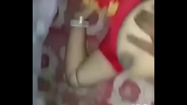 Telugu aunty black big puku big loose boobs