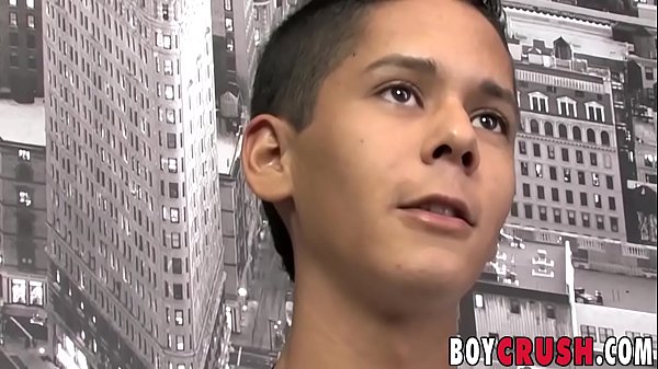 Download Video - Twink Felix Russo wanking while shoving dildo in his ass